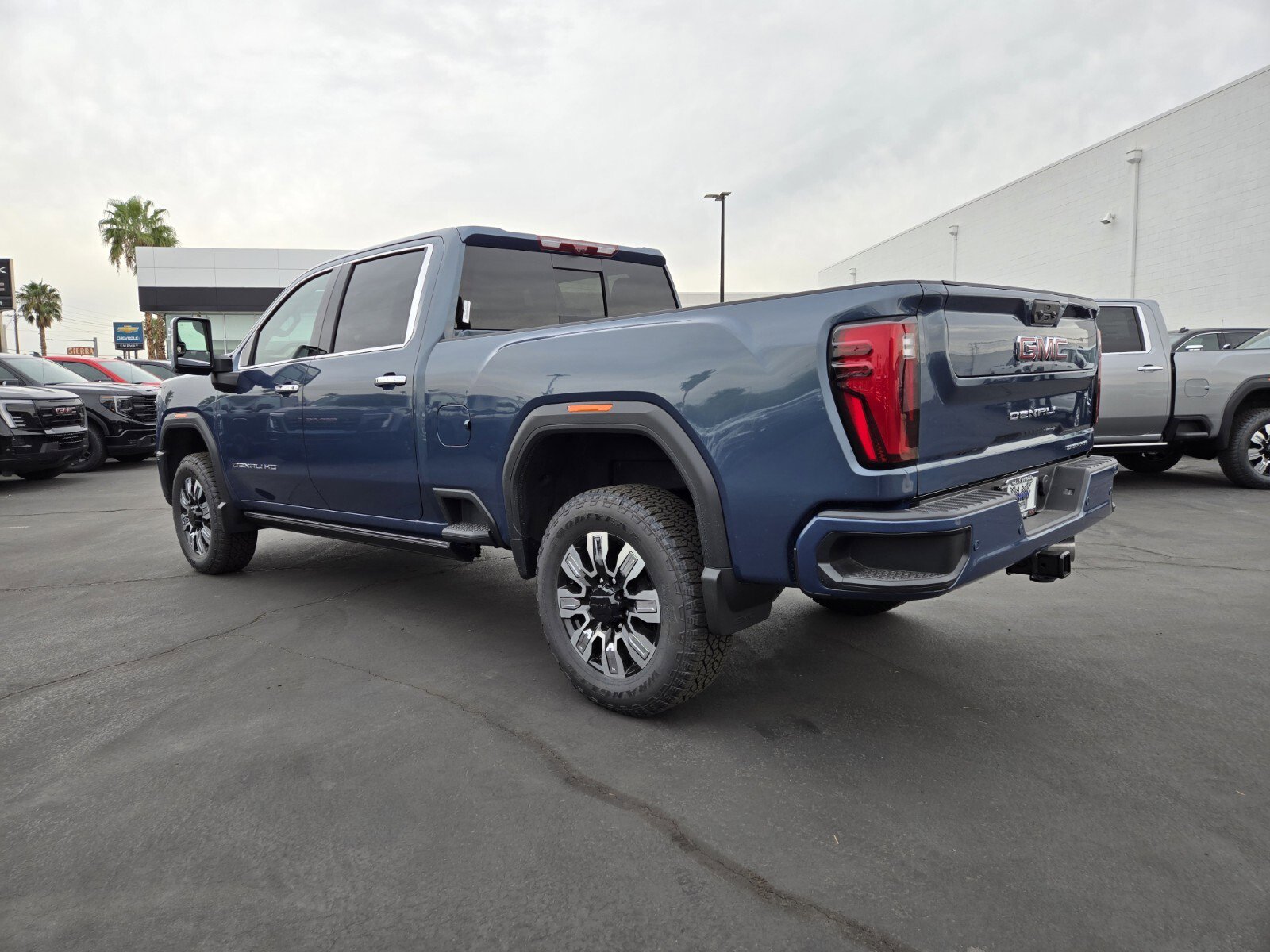New 2025 GMC Sierra 2500 Denali w/ Denali Reserve Package image 3