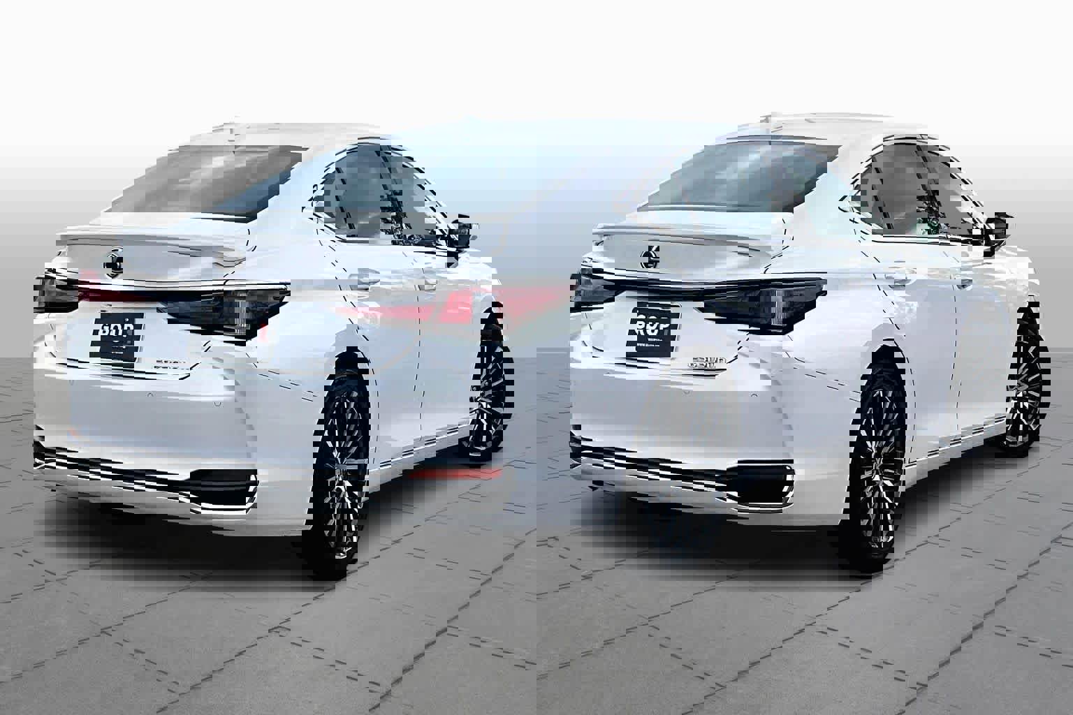 Used 2024 Lexus ES 300h w/ Premium Package image 10