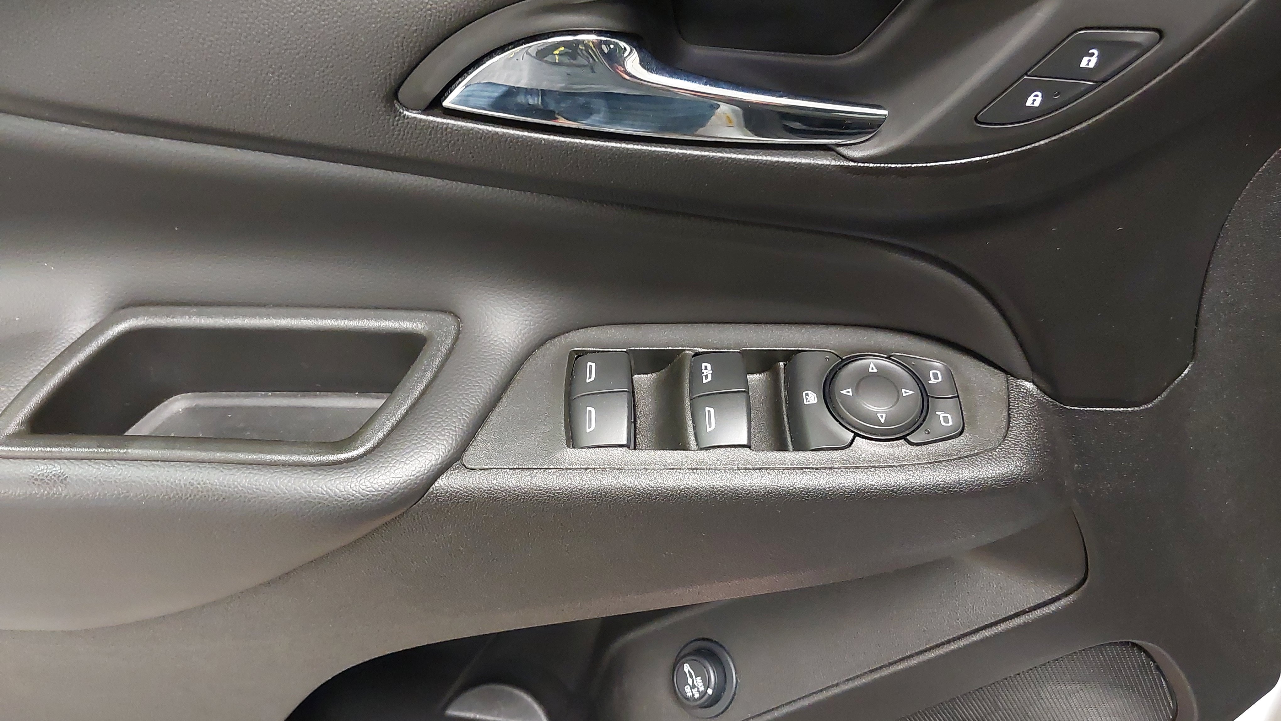 Used 2024 Chevrolet Equinox LT AWD/4WD image 25