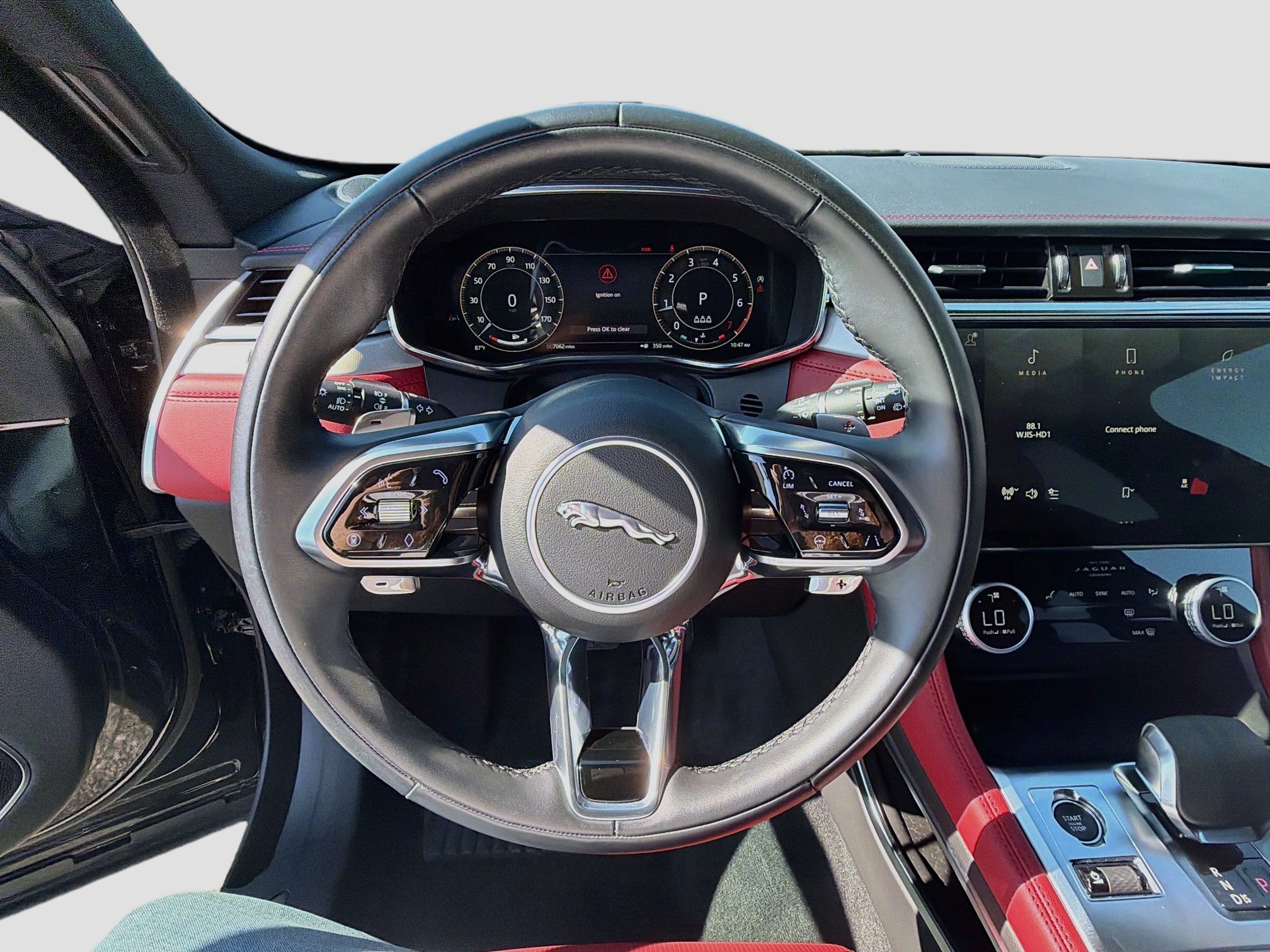 Used 2026 Jaguar F-PACE R-Dynamic S AWD/4WD image 39