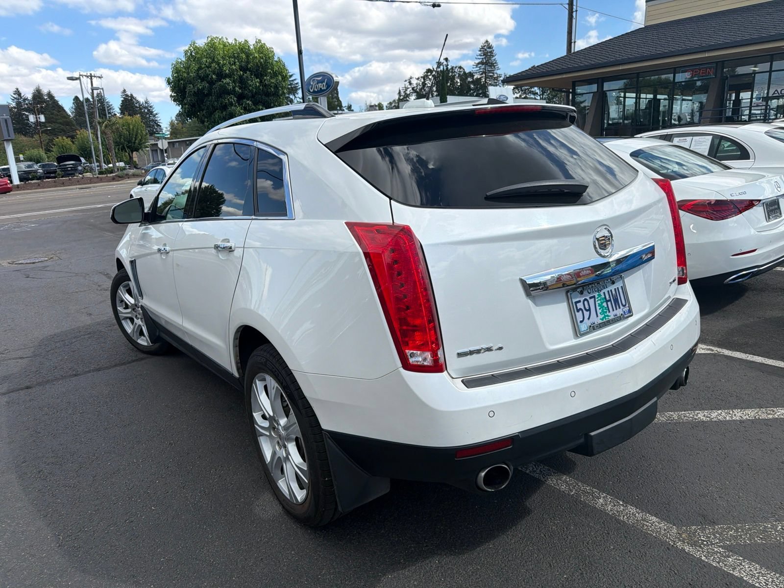 Used 2016 Cadillac SRX Premium w/ Driver Assist Package AWD/4WD image 6