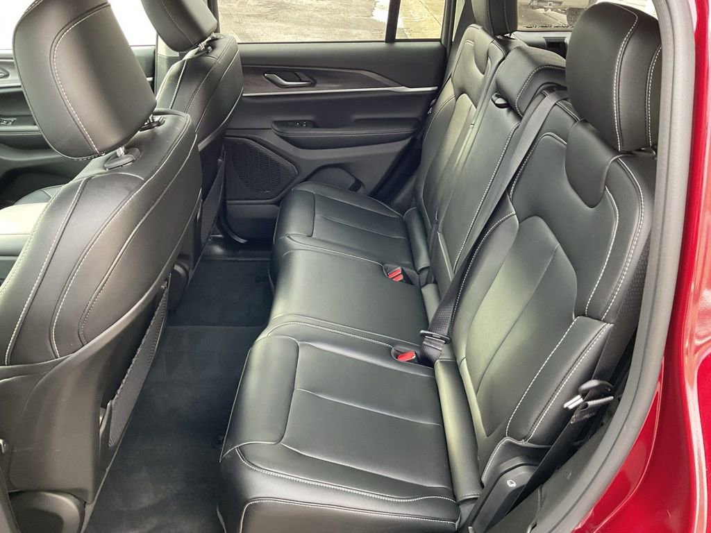 Used 2024 Jeep Grand Cherokee Limited image 20