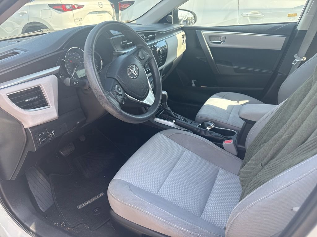 Used 2015 Toyota Corolla LE image 5