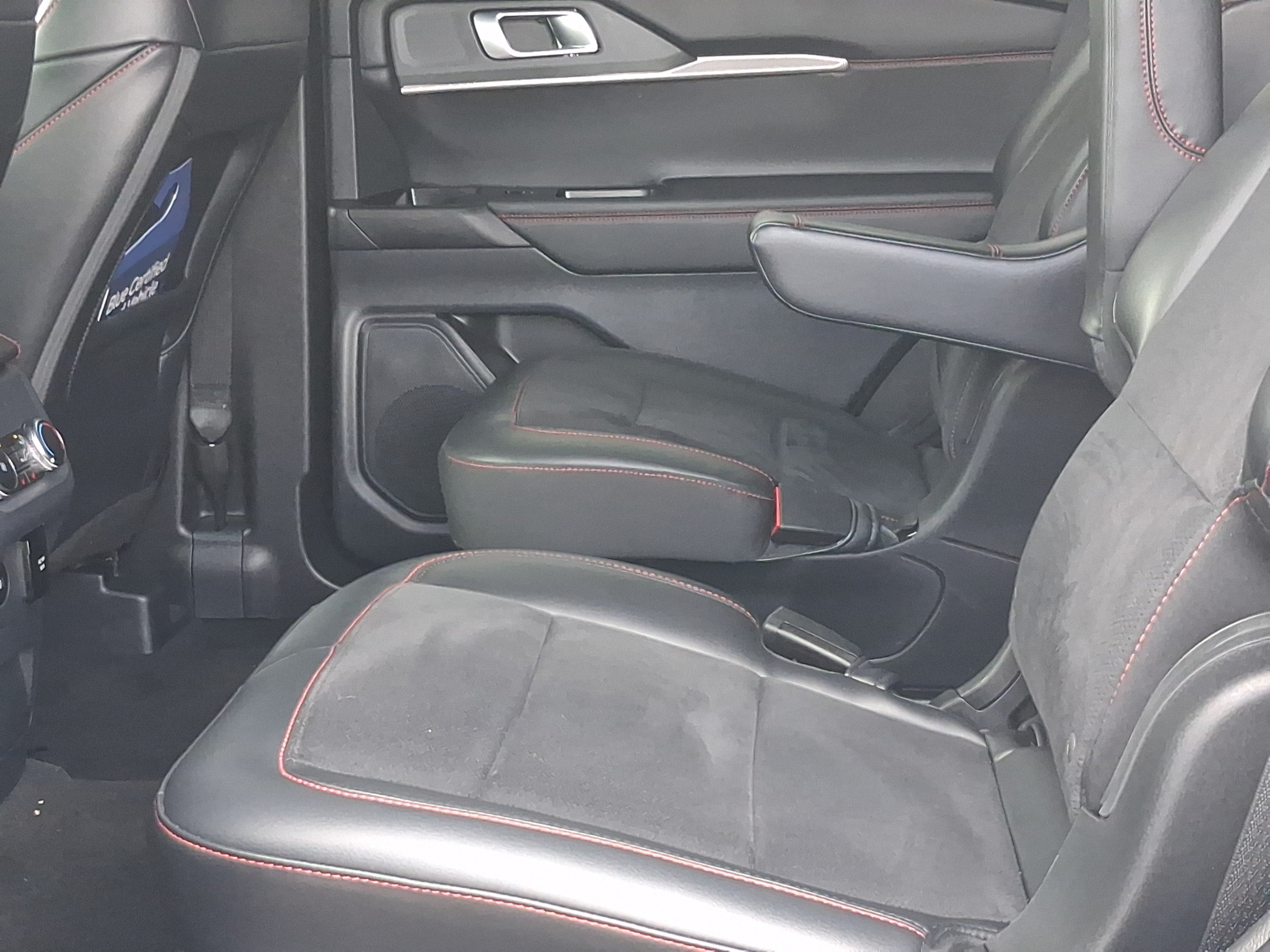 Used 2025 Ford Explorer ST AWD/4WD image 15