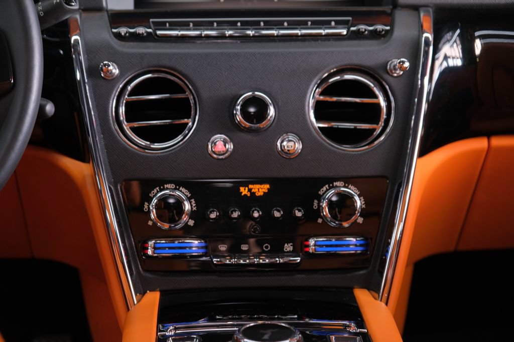 Used 2021 Rolls-Royce Cullinan AWD/4WD image 43