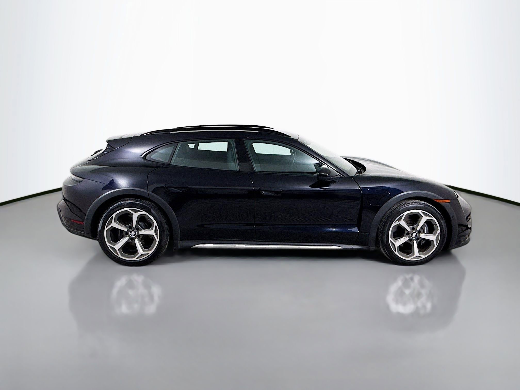 Certified 2024 Porsche Taycan 4 Cross Turismo image 8