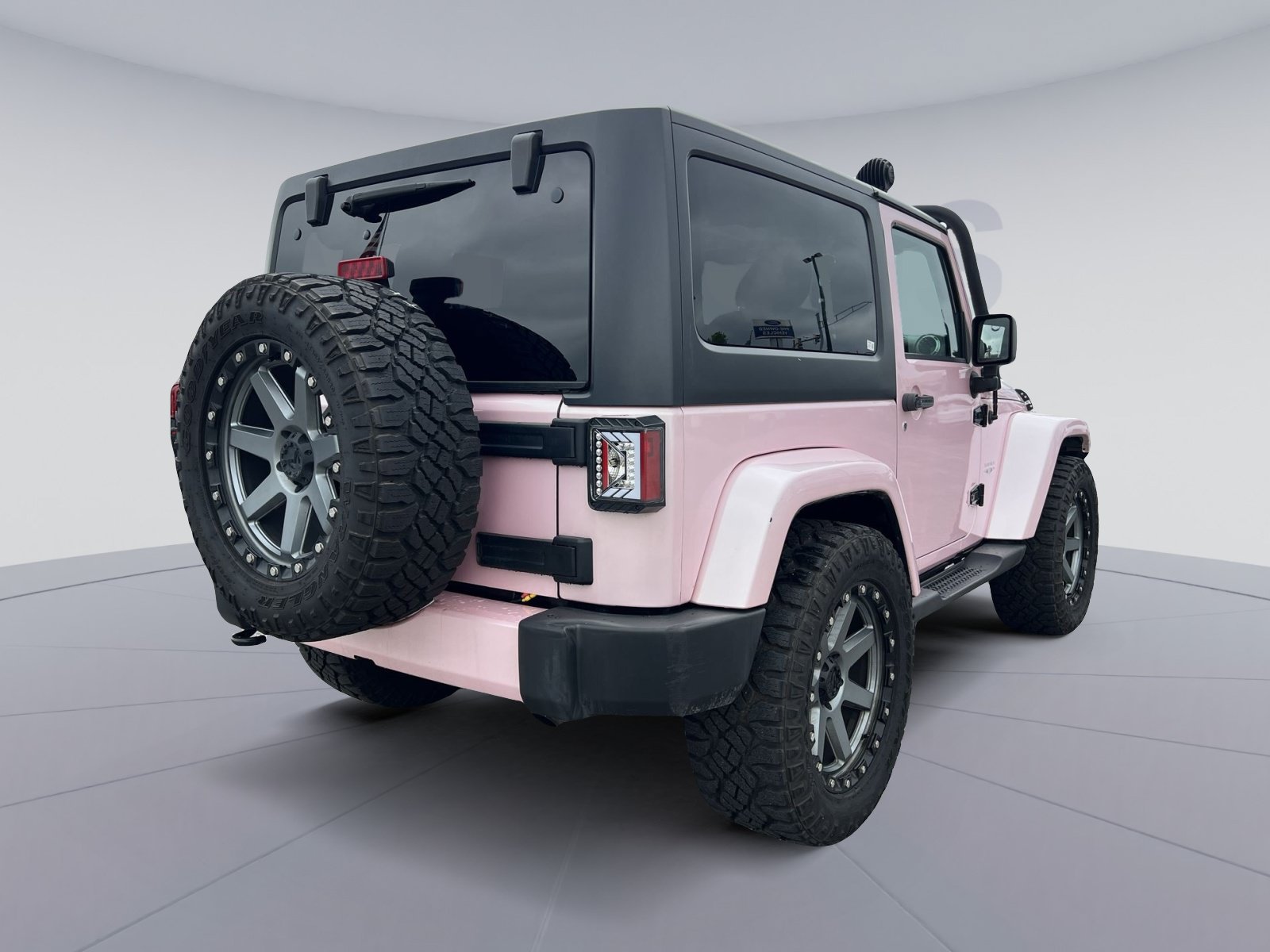 Used 2017 Jeep Wrangler Sahara w/ Connectivity Group AWD/4WD image 7