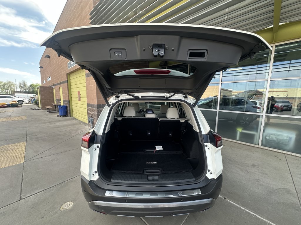 Used 2023 Nissan Rogue SL FWD image 41