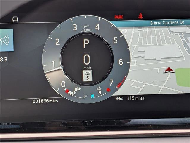 Used 2025 Land Rover Range Rover Evoque Dynamic SE image 11