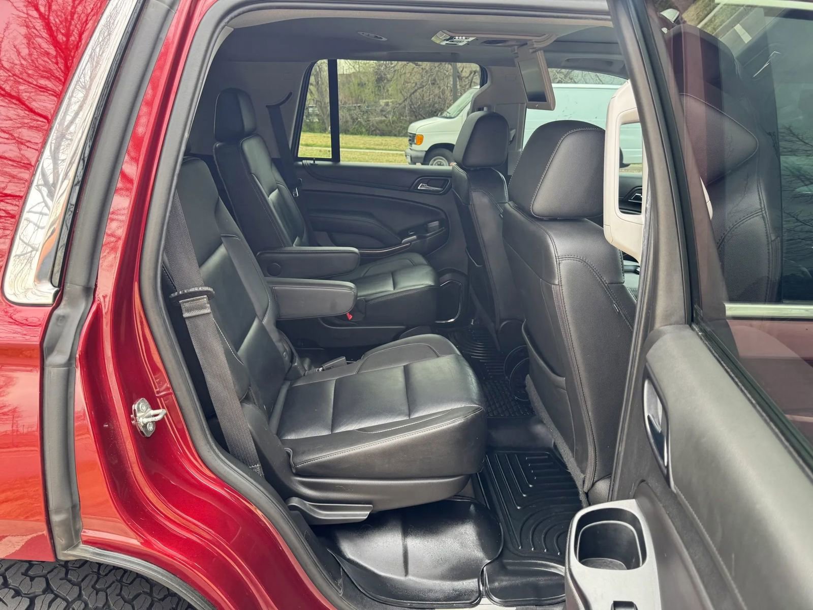 Used 2019 Chevrolet Tahoe LT w/ LT Signature Package image 16