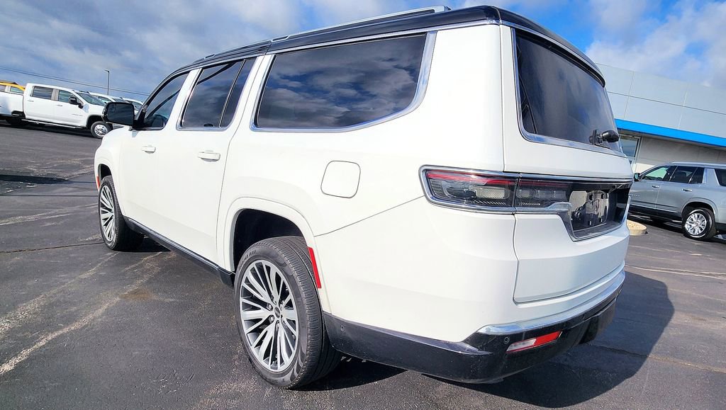 Used 2024 Jeep Grand Wagoneer L Series III w/ Rear Seat Video Group 1 AWD/4WD image 4