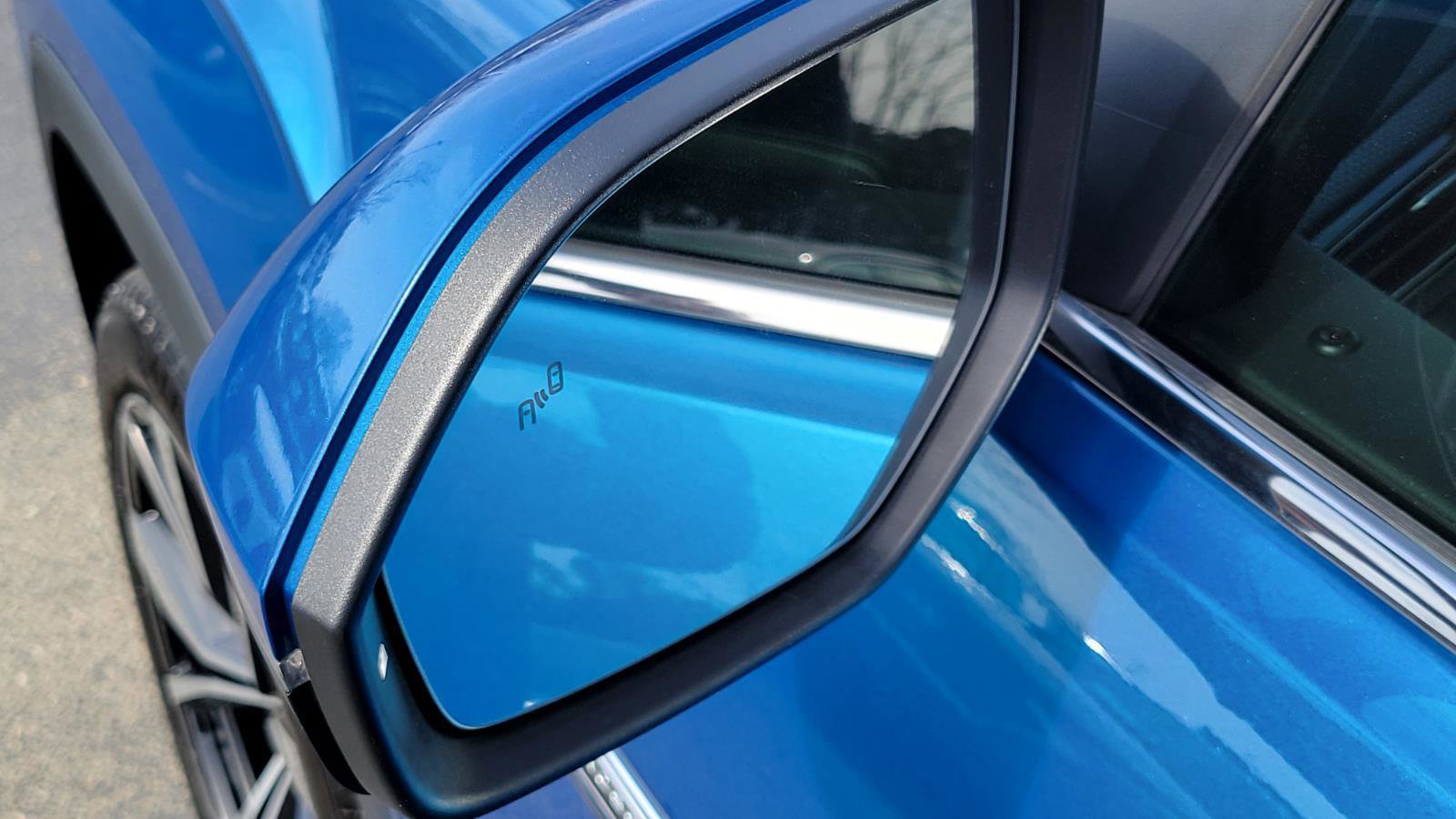 Certified 2025 Volkswagen Atlas Cross Sport SEL Premium R-Line image 17