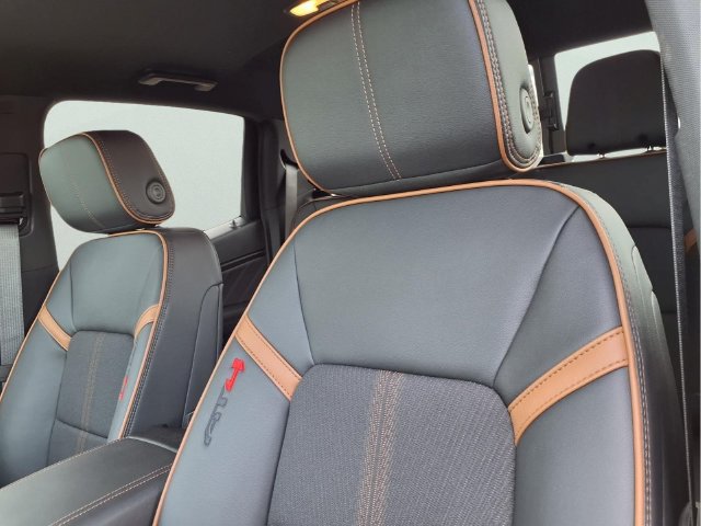 New 2026 GMC Canyon AT4 AWD/4WD image 11