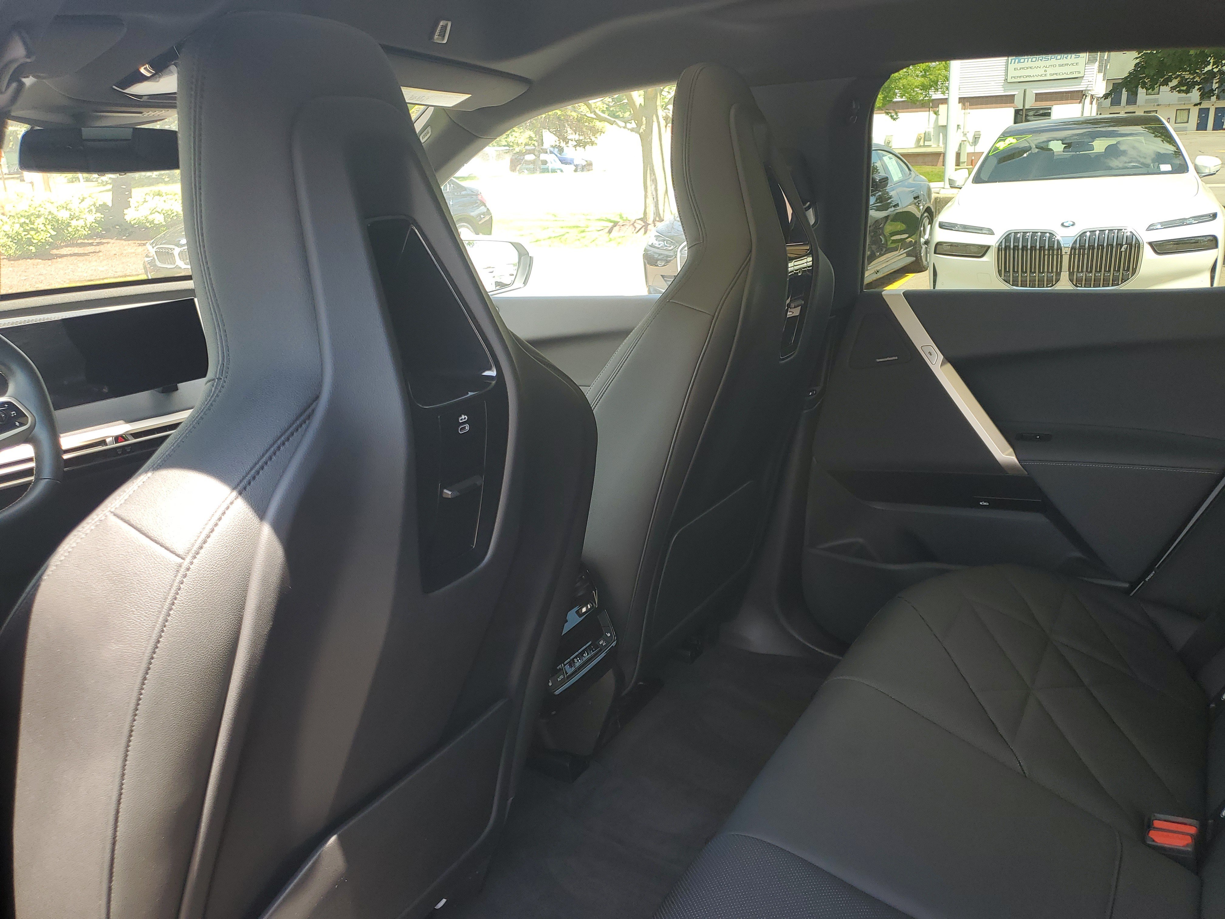 Certified 2024 BMW iX xDrive50 w/ Sport Package AWD/4WD image 27