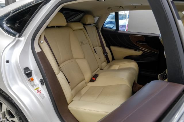 Used 2018 Lexus LS 500 w/ Accessory Package (Z1) RWD image 51