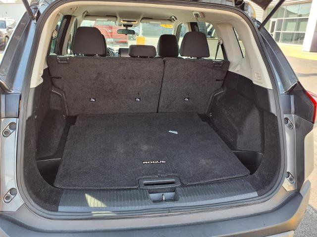 Used 2023 Nissan Rogue S image 23