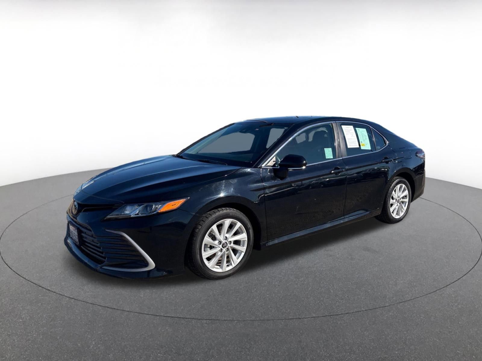 Used 2023 Toyota Camry LE FWD image 3