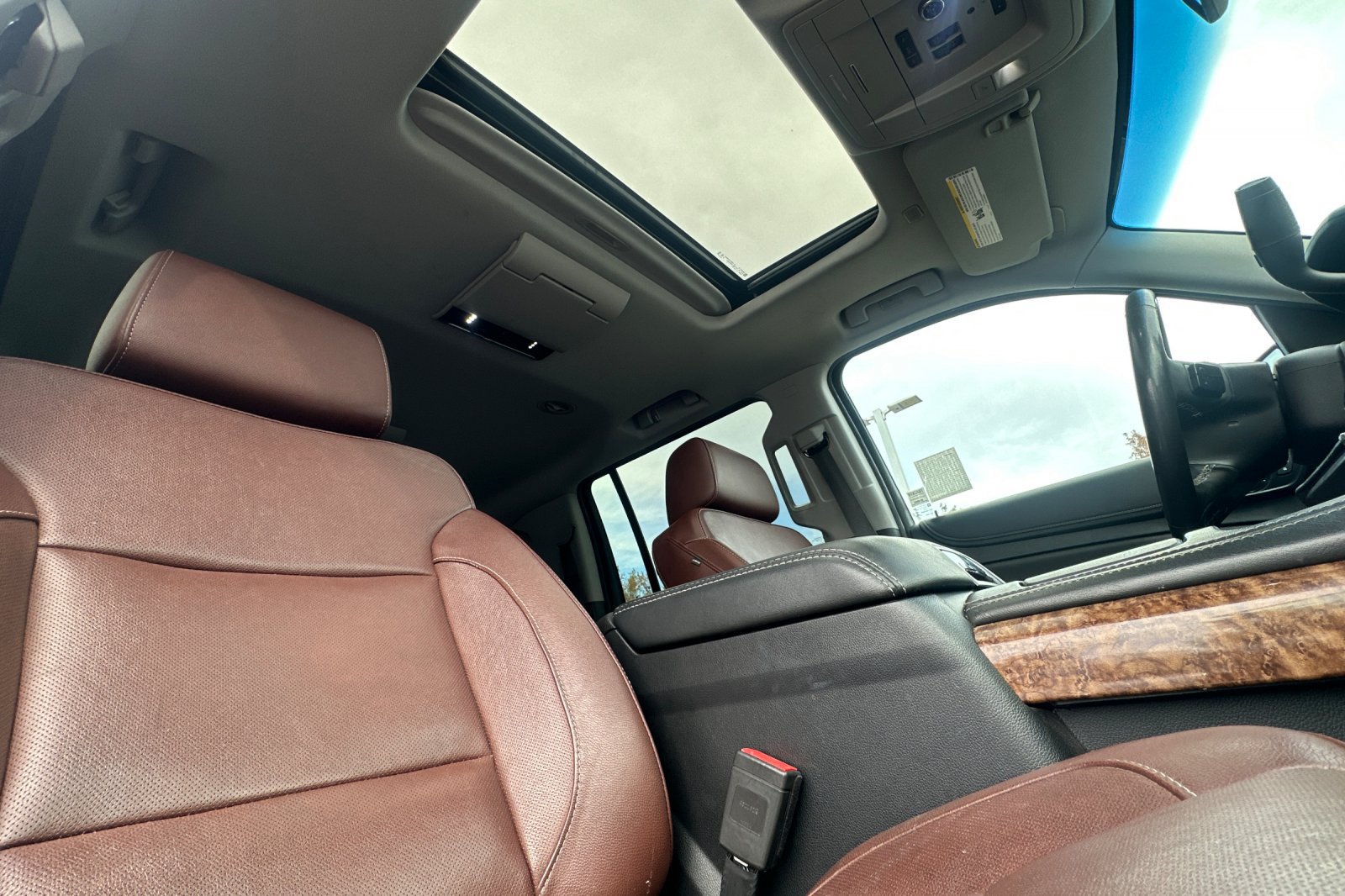 Used 2019 Chevrolet Suburban Premier w/ Premier Plus Edition AWD/4WD image 20