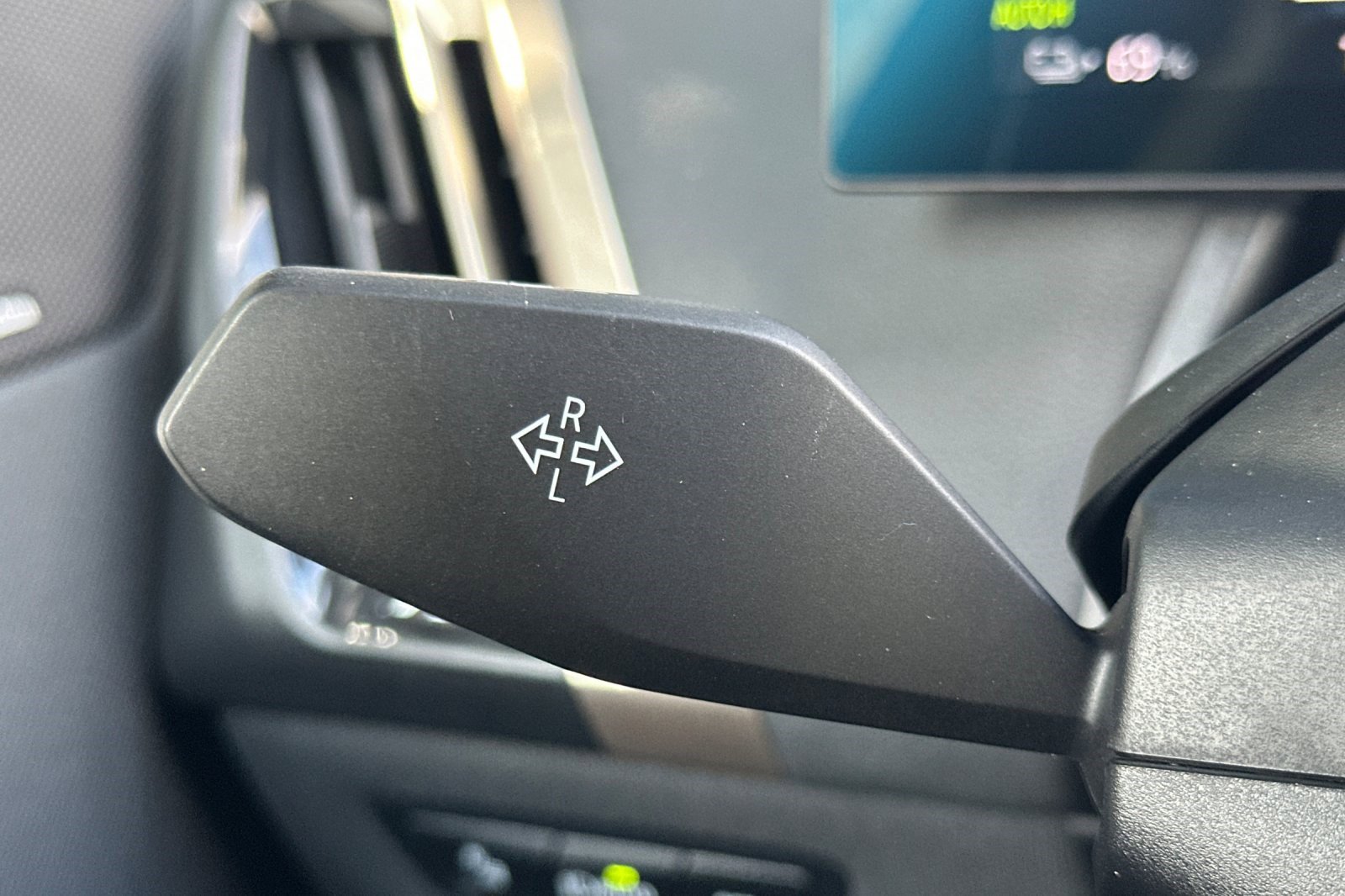 Used 2025 BMW iX xDrive50 w/ Sport Package image 34