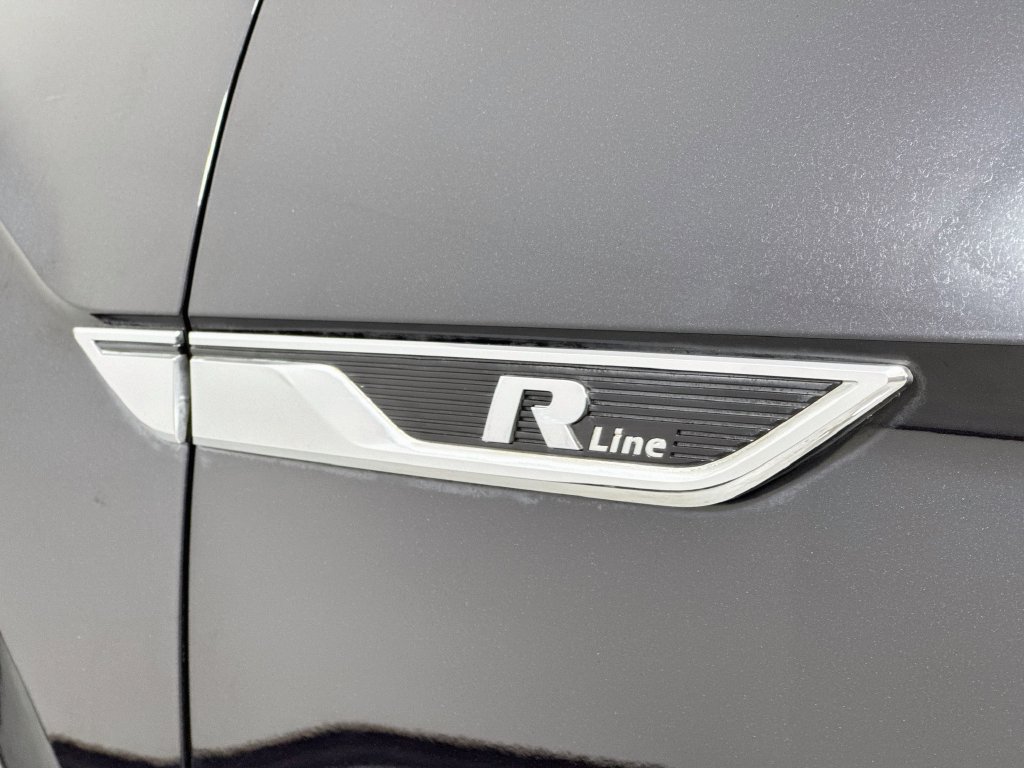Used 2018 Volkswagen Atlas SE w/ R-Line Package AWD/4WD image 11