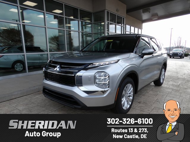 New 2025 Mitsubishi Outlander ES image 1