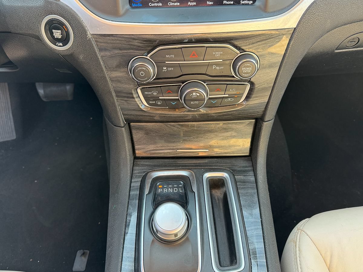 Used 2022 Chrysler 300 Touring L AWD/4WD image 20