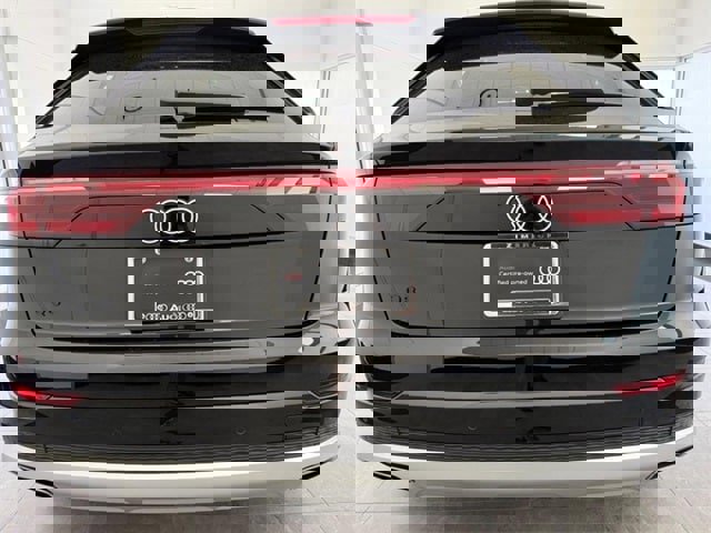 Certified 2025 Audi Q8 Premium image 4