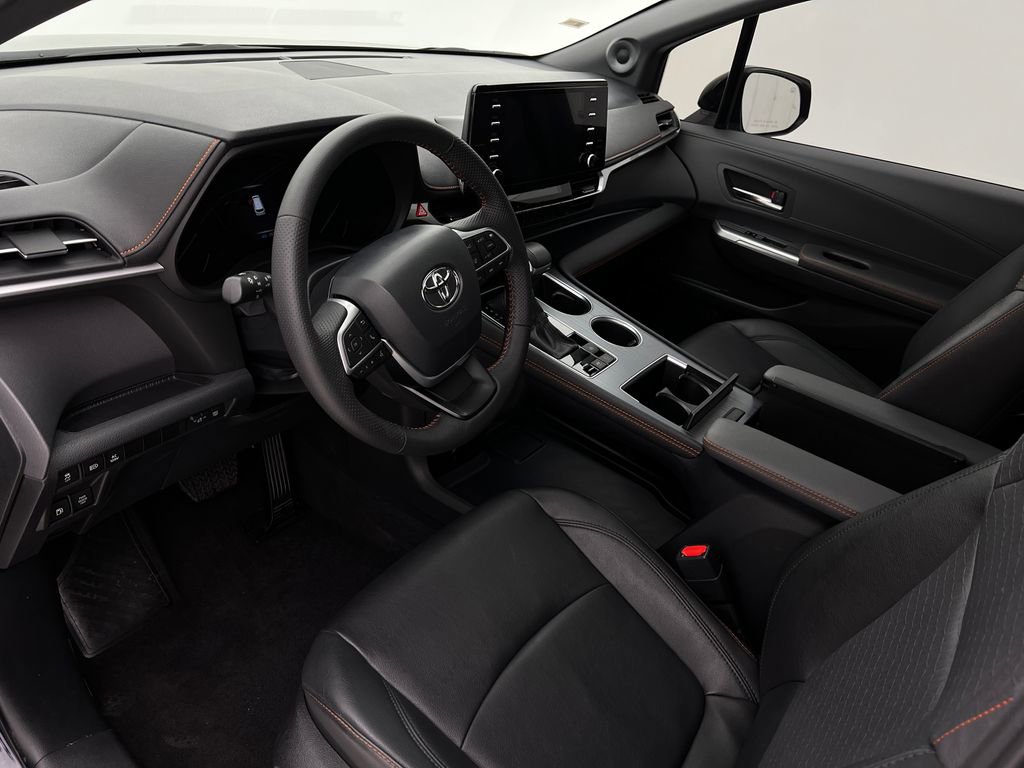 Used 2024 Toyota Sienna XSE w/ XSE Plus Package image 16