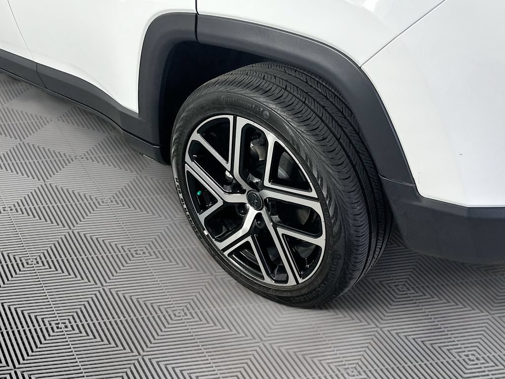 Certified 2025 Jeep Compass Limited AWD/4WD image 40