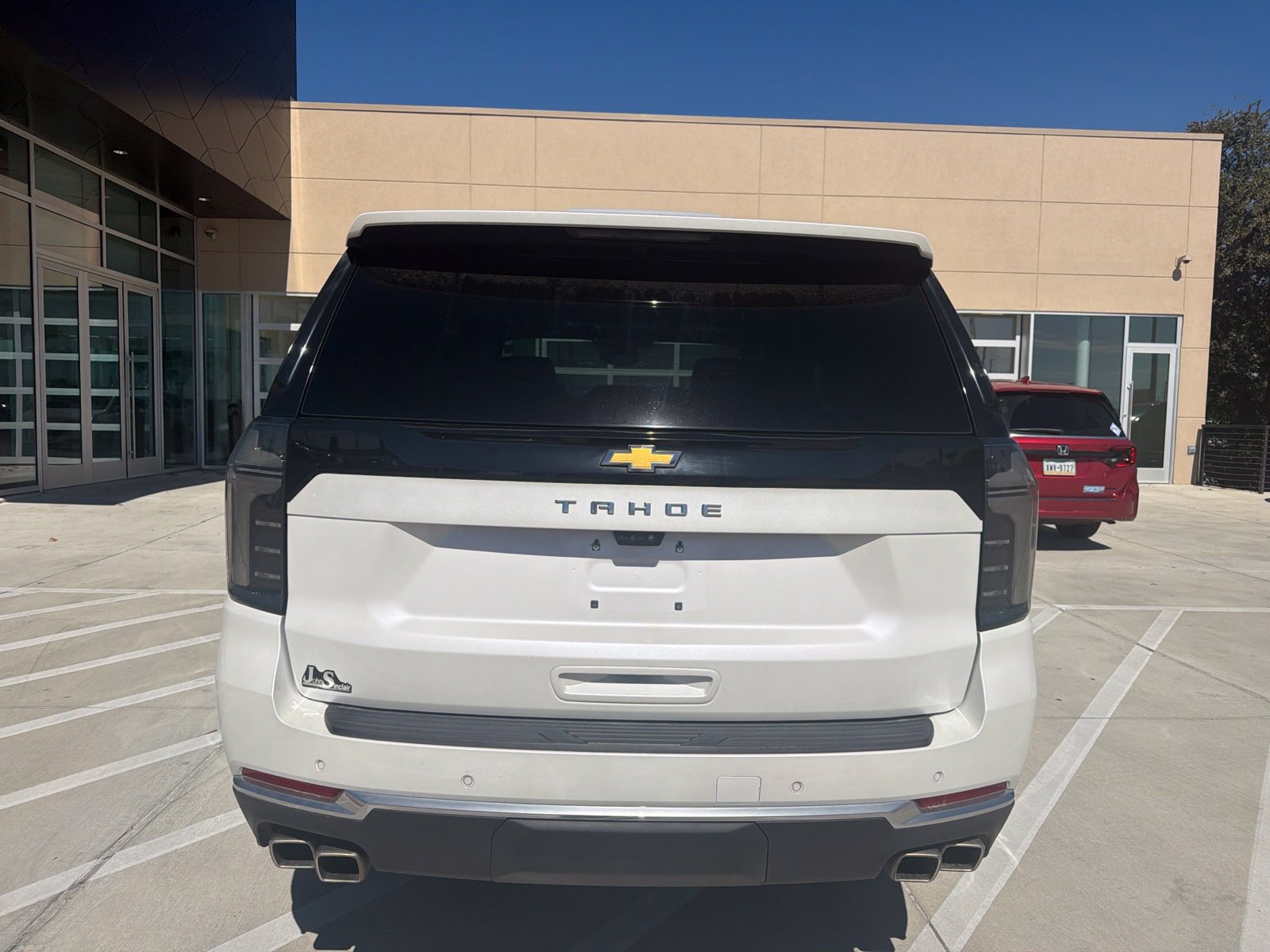 Used 2025 Chevrolet Tahoe High Country AWD/4WD image 6