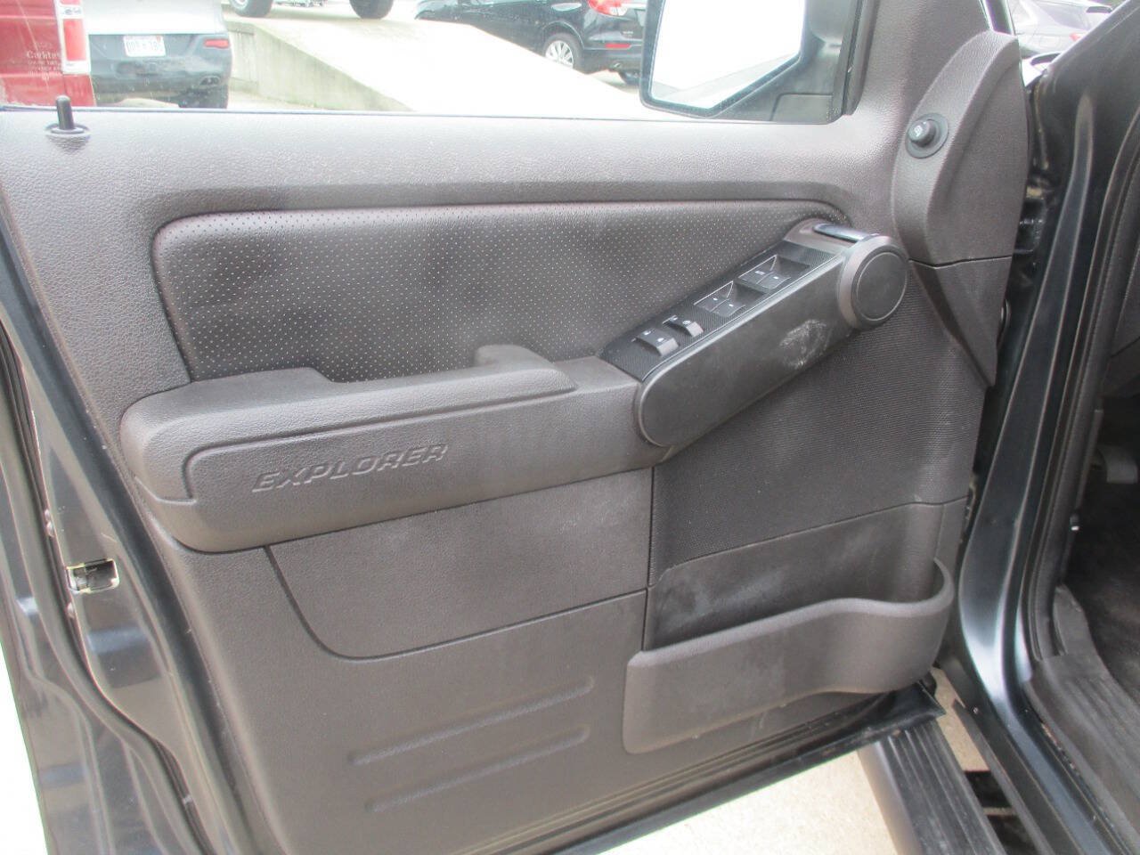 Used 2010 Ford Explorer XLT AWD/4WD image 12