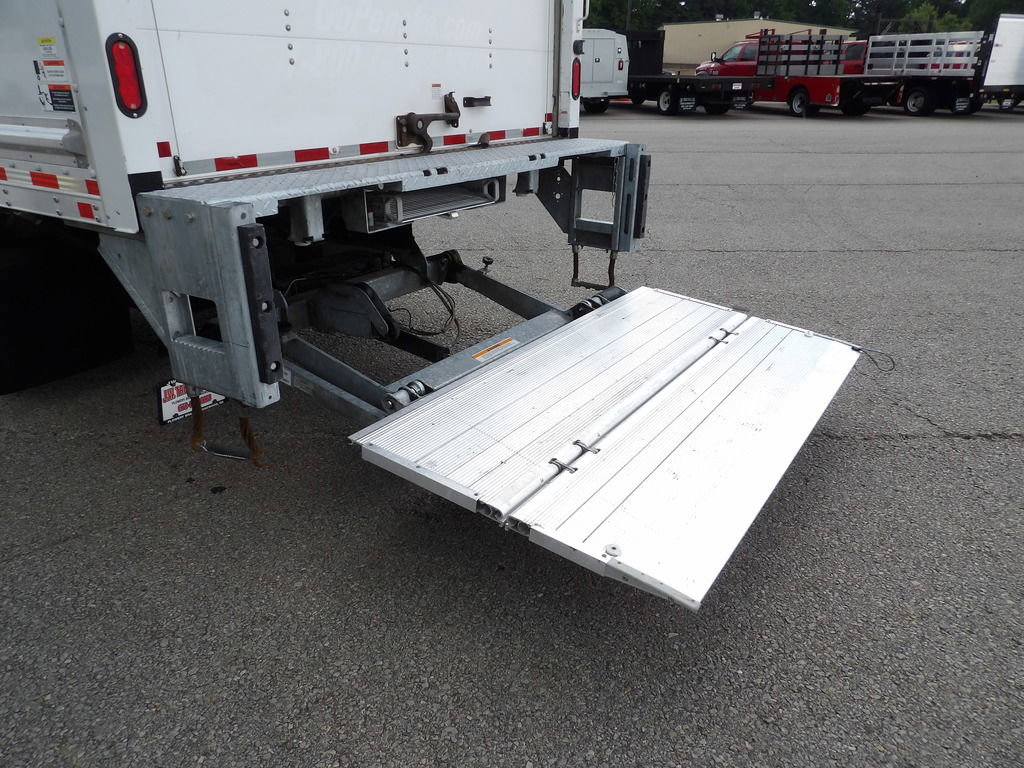 Used 2020 Isuzu NPR RWD image 34