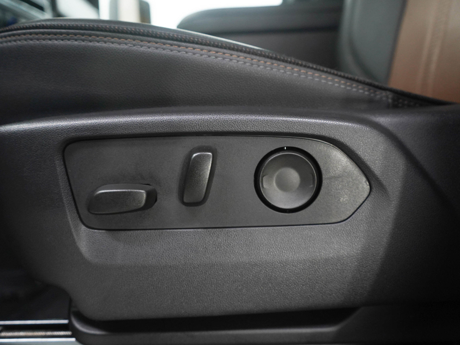 Used 2023 Chevrolet Silverado 1500 High Country image 22