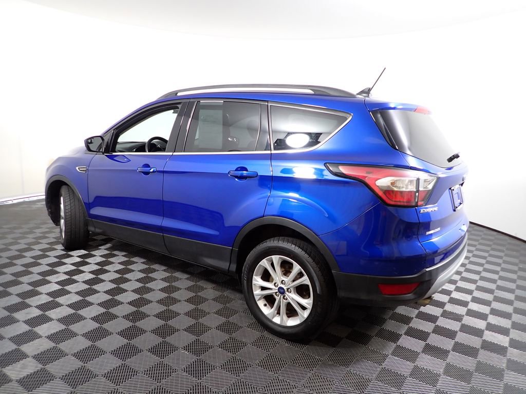 Used 2018 Ford Escape SE w/ SE Sync 3 Package AWD/4WD image 13