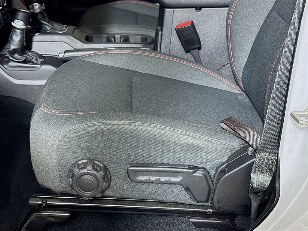 Used 2024 Jeep Wrangler Unlimited Rubicon image 16