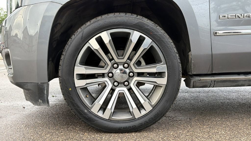 Used 2019 GMC Yukon Denali w/ Denali Ultimate Package AWD/4WD image 12