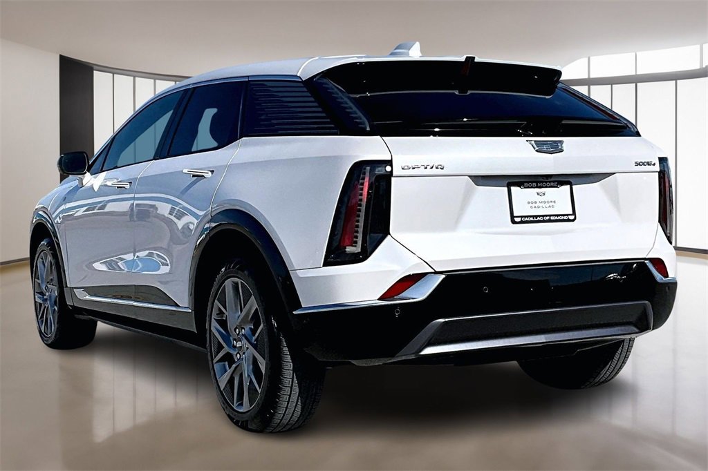 Certified 2025 Cadillac Optiq Luxury 1 image 12