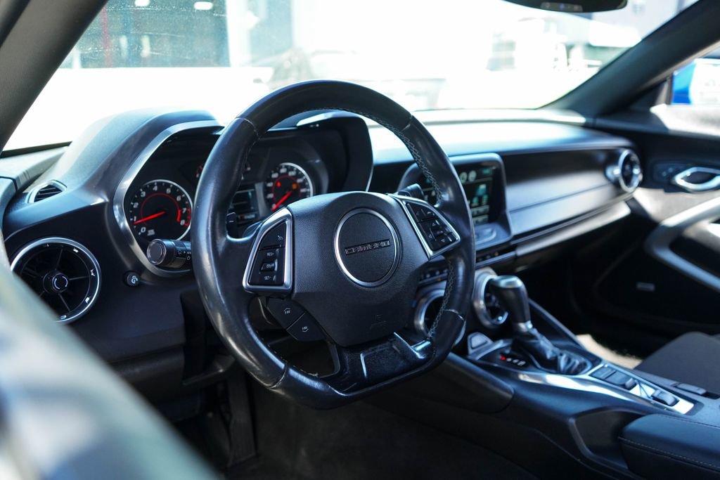 Used 2016 Chevrolet Camaro LT w/ Technology Package image 7