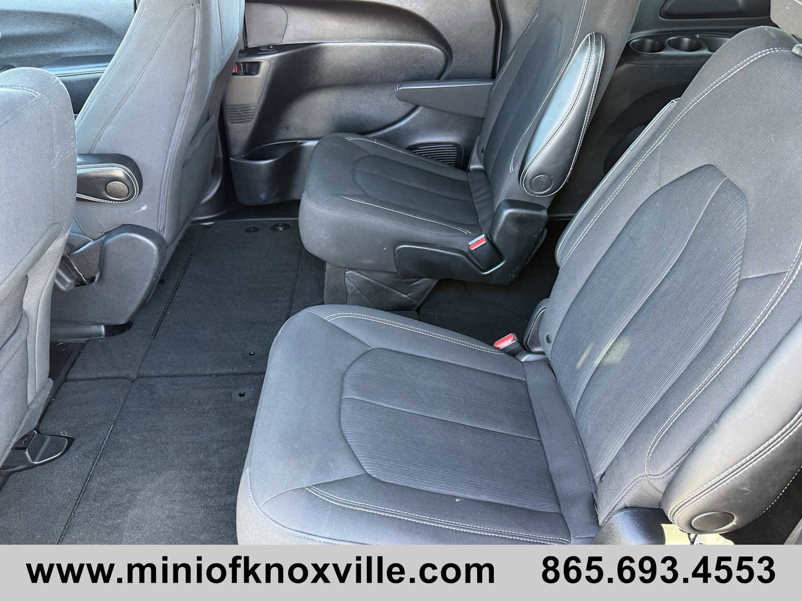 Used 2022 Chrysler Pacifica Touring image 28