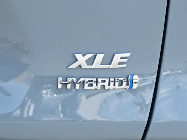 Certified 2023 Toyota RAV4 XLE Premium AWD/4WD image 11