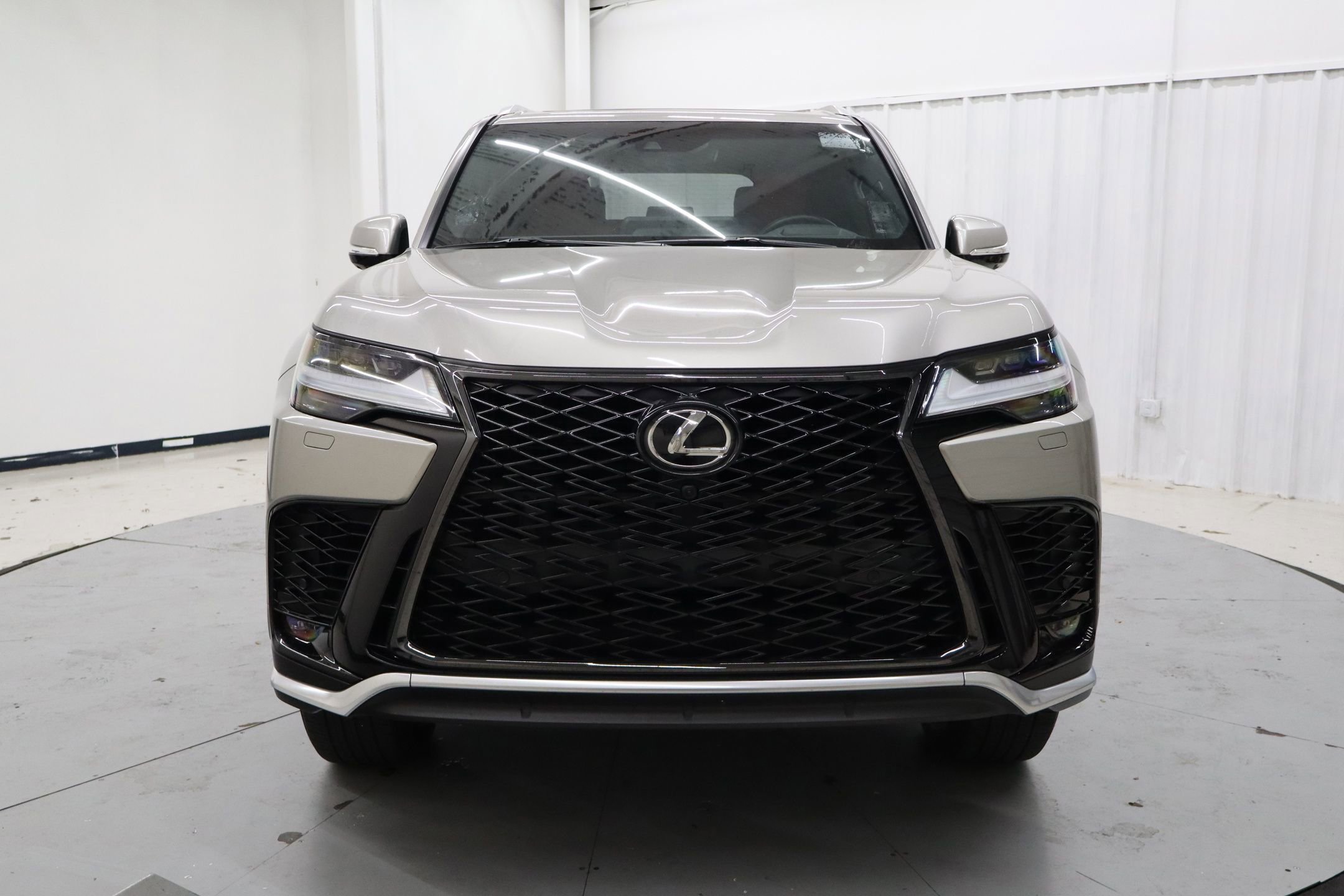 Used 2023 Lexus LX 600 F Sport image 11