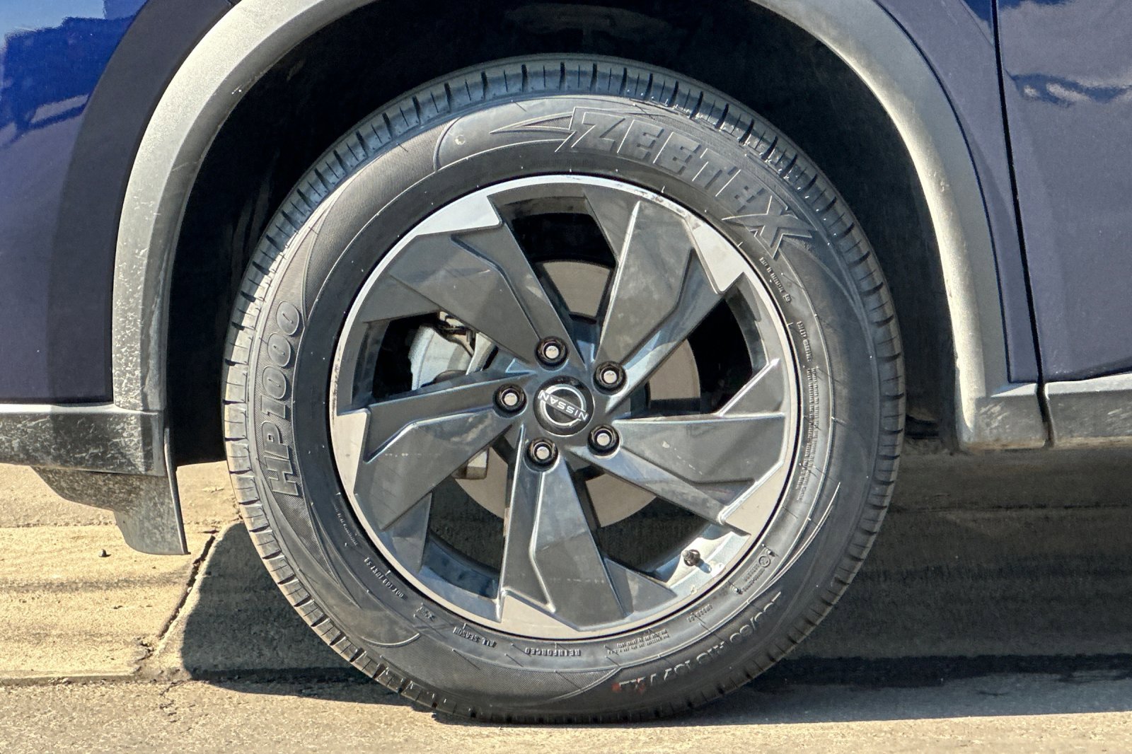 Used 2025 Nissan Rogue SV image 26