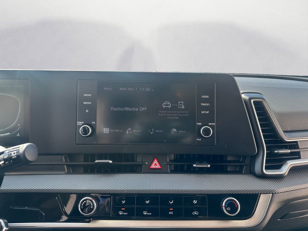 Used 2024 Kia Sportage LX image 17