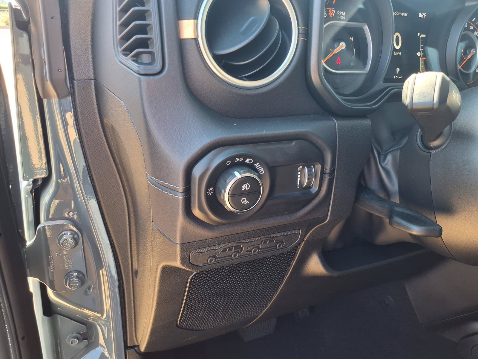 New 2026 Jeep Gladiator Sport AWD/4WD image 11