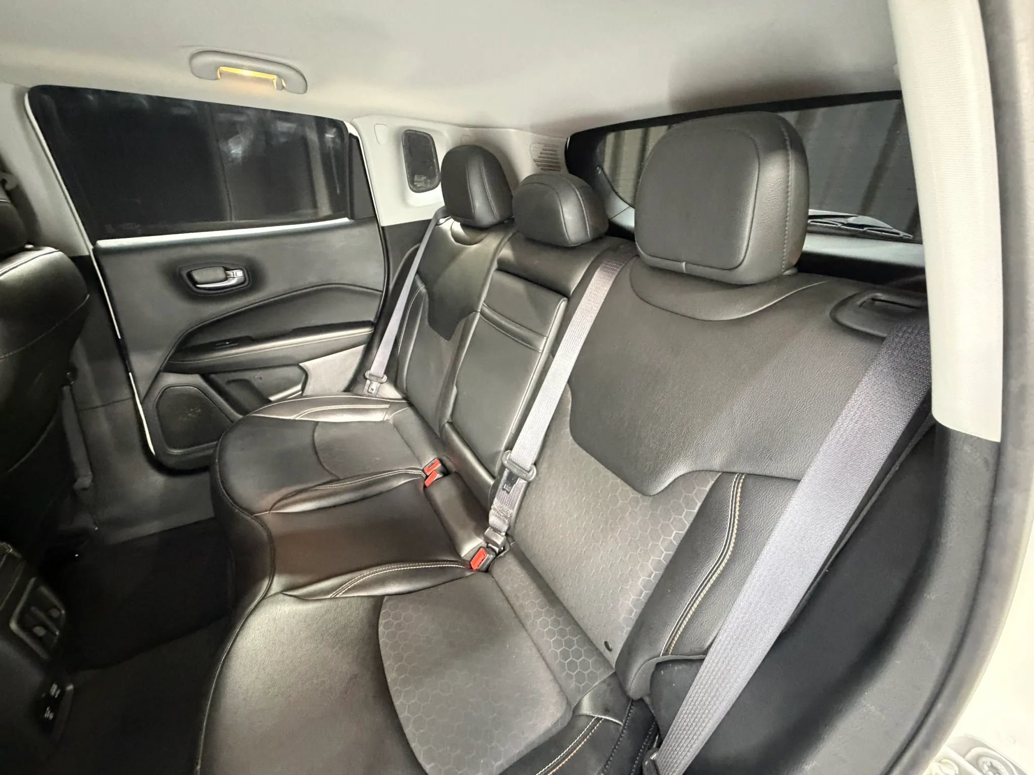 Used 2019 Jeep Compass Latitude w/ Cold Weather Group AWD/4WD image 27