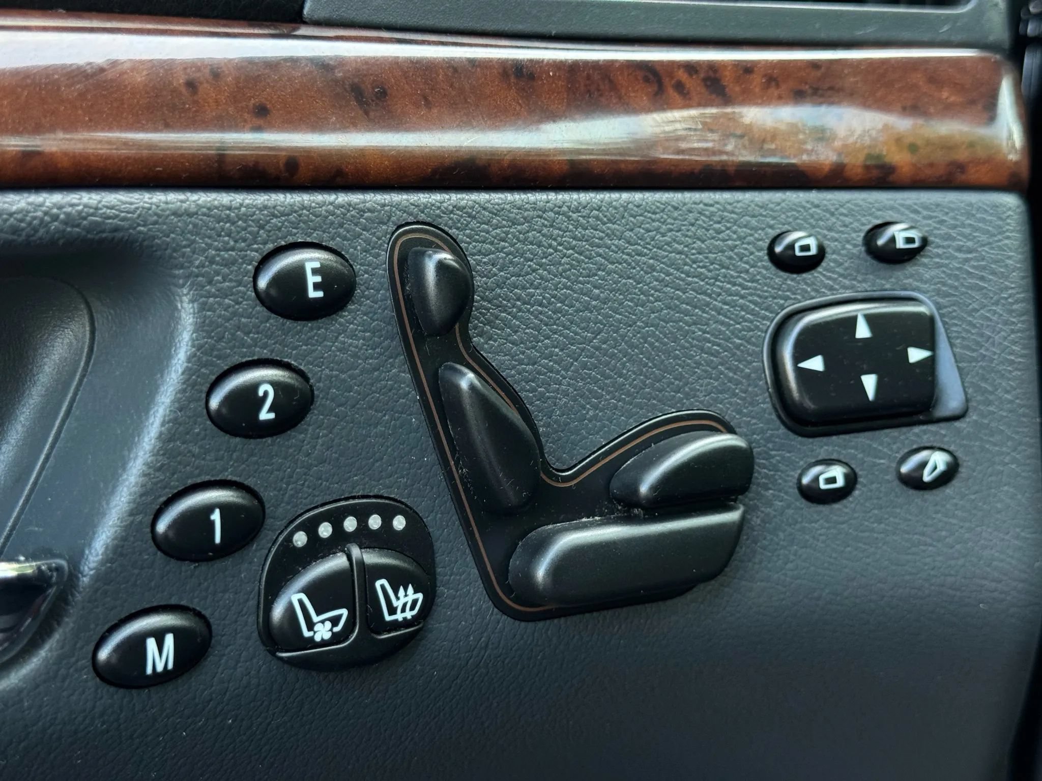 Used 2001 Mercedes-Benz S 55 AMG image 39