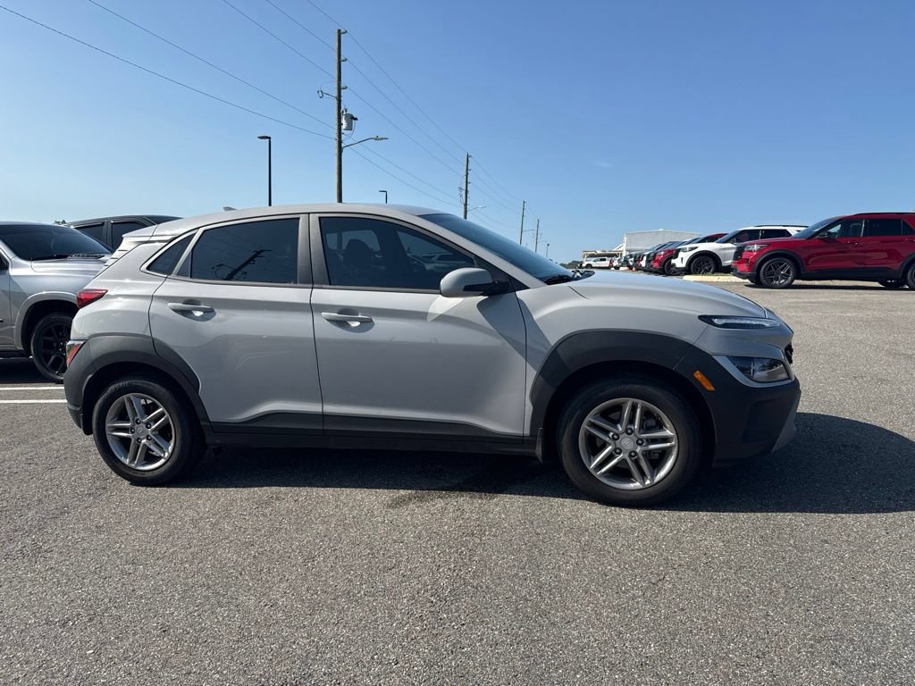 Used 2022 Hyundai Kona SE FWD image 1