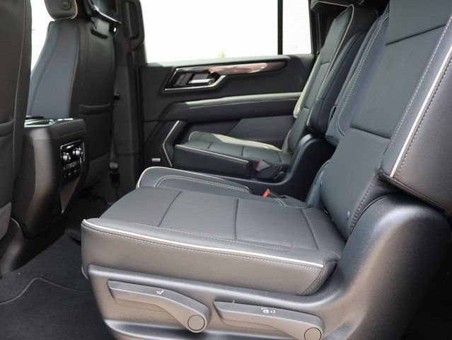 New 2026 GMC Yukon XL Elevation w/ Elevation Premium Package AWD/4WD image 18