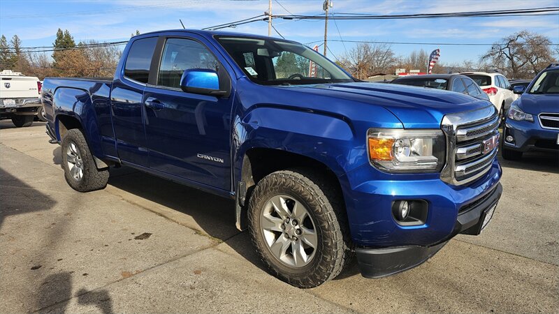 Used 2018 GMC Canyon SLE w/ SLE Convenience Package AWD/4WD image 2