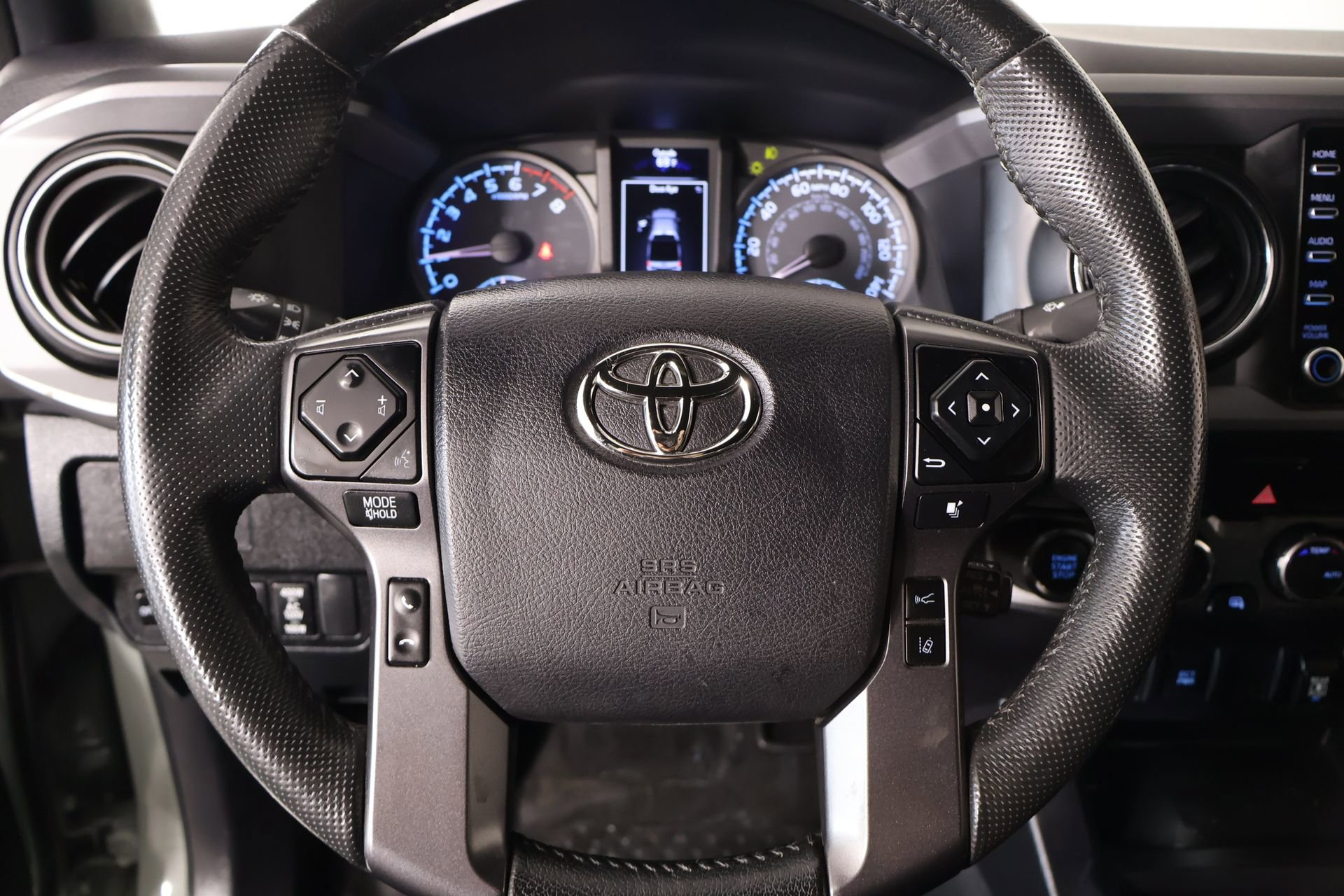Used 2022 Toyota Tacoma TRD Off-Road AWD/4WD image 3